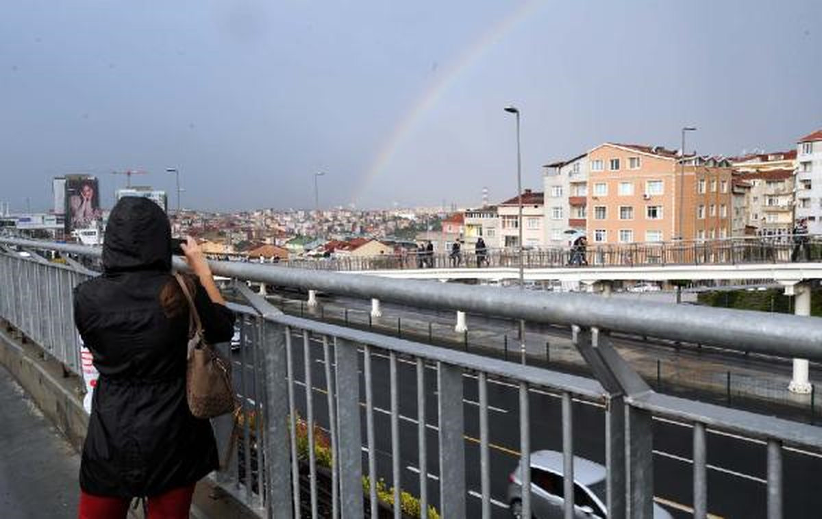 İstanbullulara Gökkuşağı Sürprizi