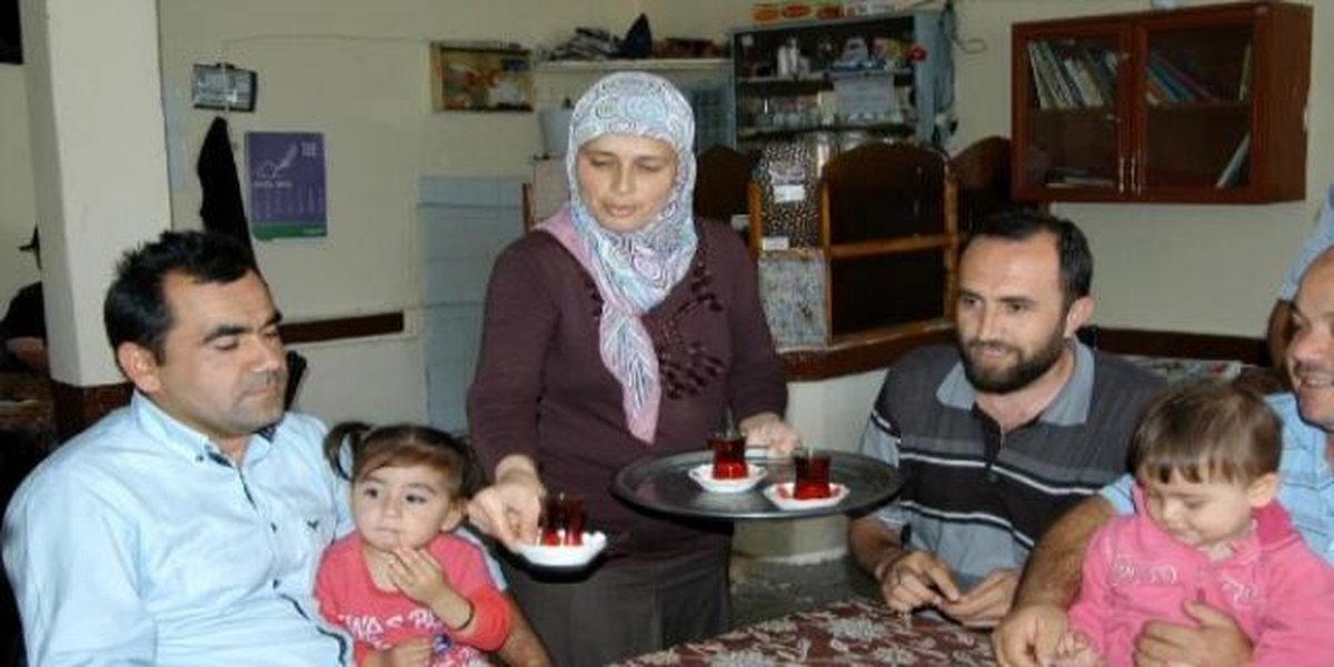 Karabük\'te Kahvehaneye Kadın Eli