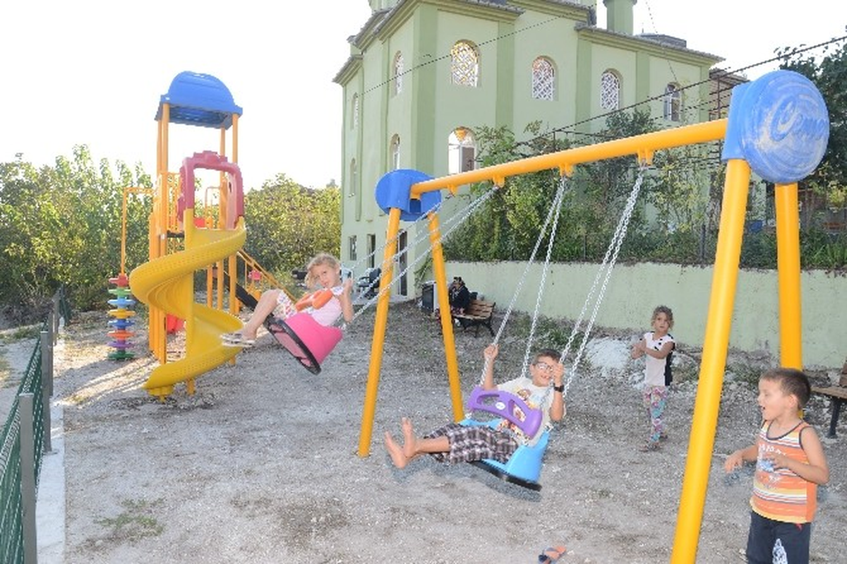 Kırsal Mahallelere Oyun Parkları Kuruluyor