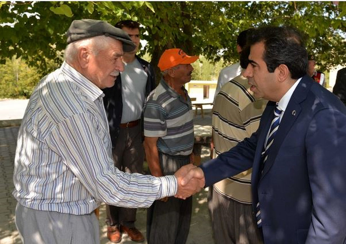 Mersin Valisi Güzeloğlu\'ndan Veda Ziyaretleri