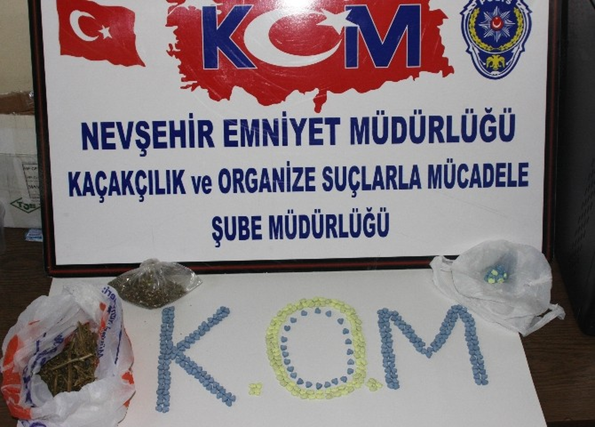 Nevşehir\'de 3 Kilo Esrar ve 336 Adet Uyuşturucu Hap Ele Geçirildi