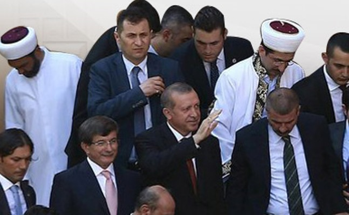 New York Times, Erdoğan ve Davutoğlu Fotoğrafı İçin Düzeltme Yayımladı