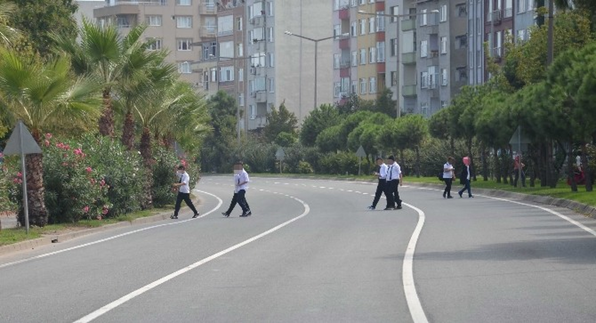Fatsa\'da Öğrencilerin Tehlikeli Geçişi