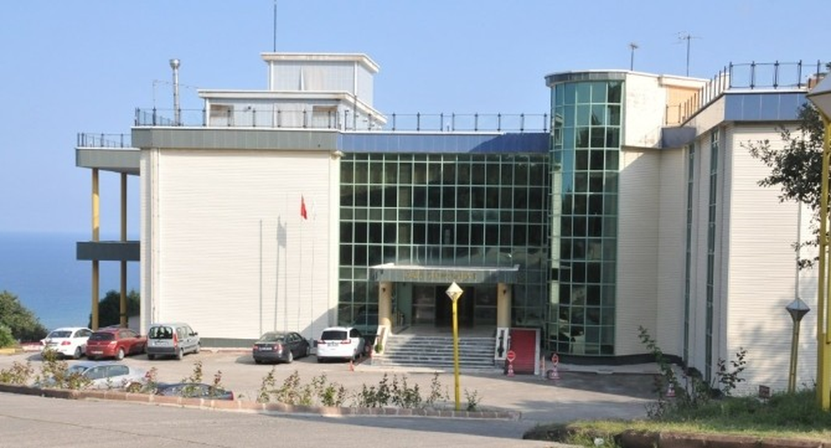 Omü\'de İhale
