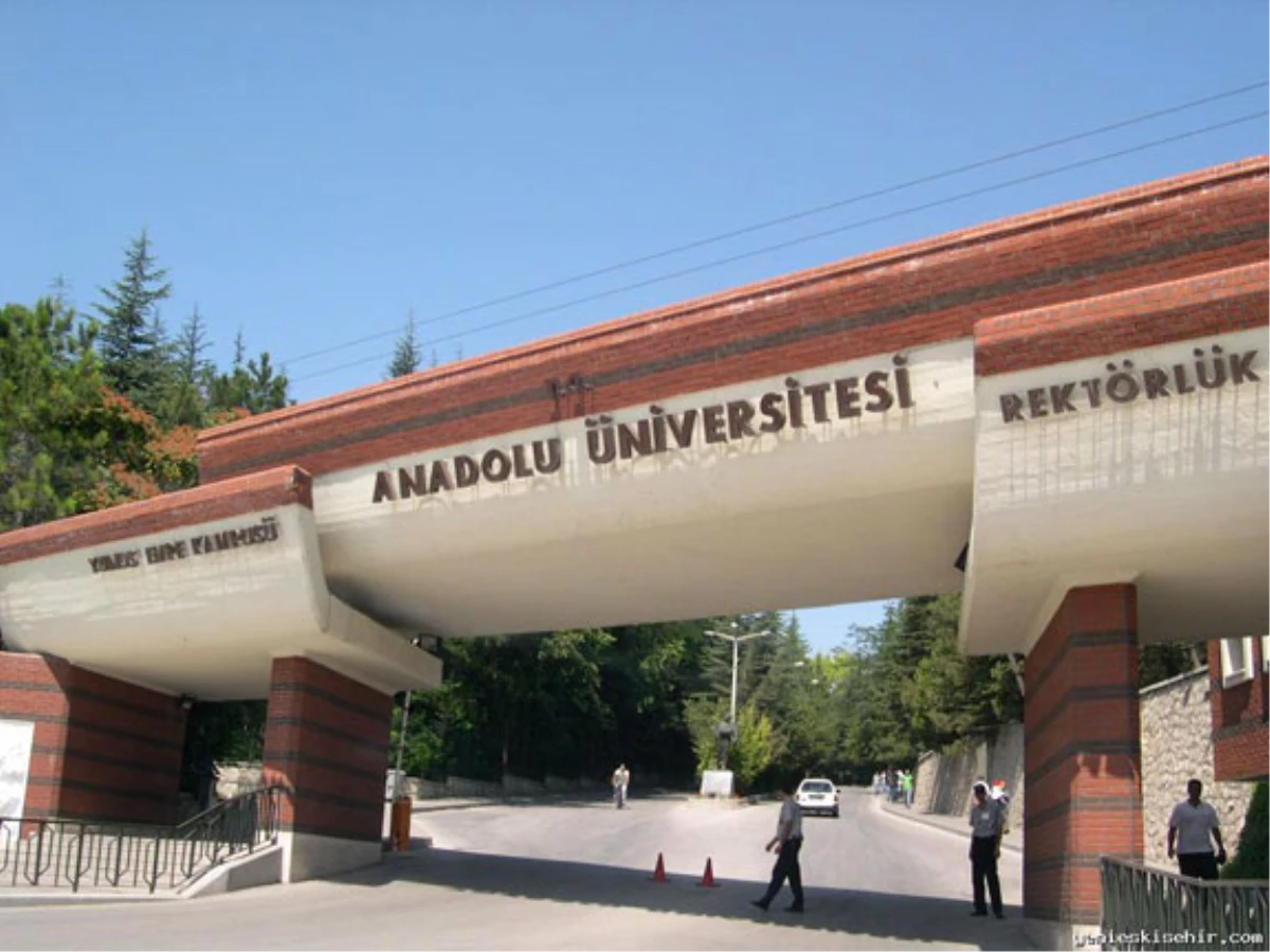 "Anadolu Üniversitesi Türkiye\'nin Sınav Merkezi Olacak"