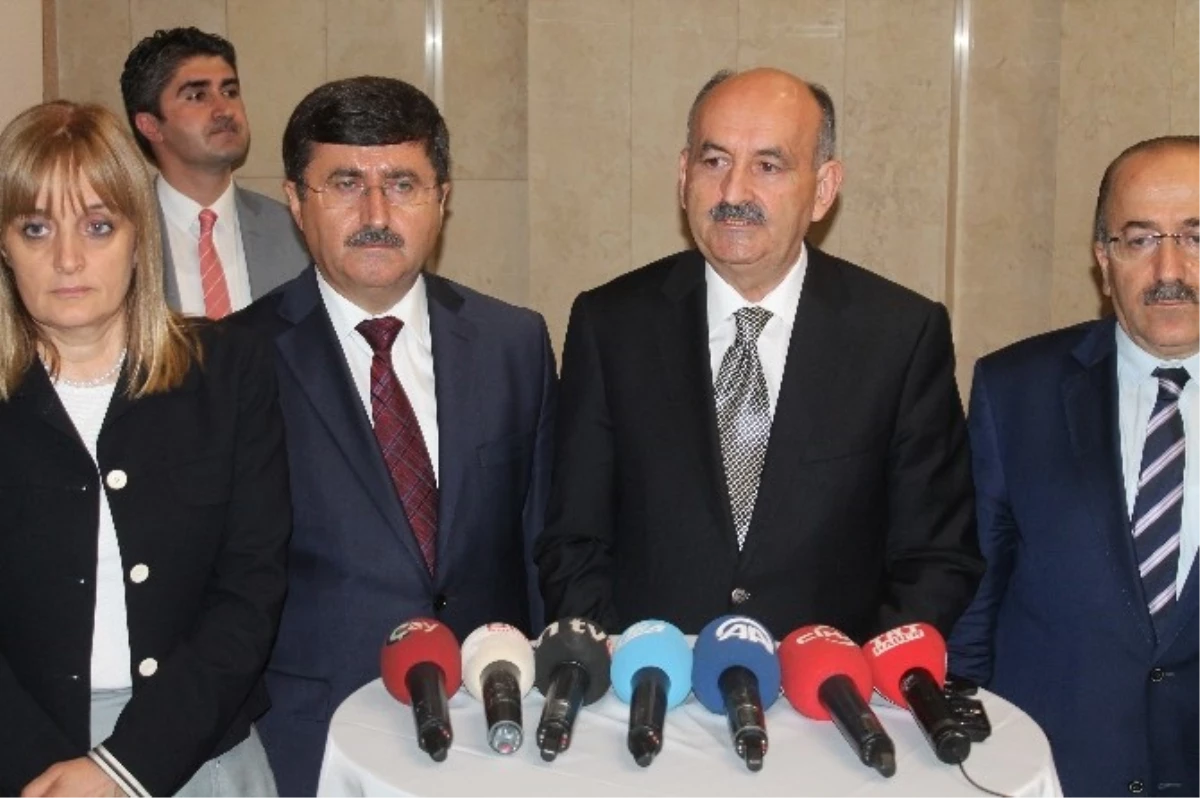 Sağlık Bakan Mehmet Müezzinoğlu Trabzon\'da Yaptıkları Toplantıyı Değerlendirdi
