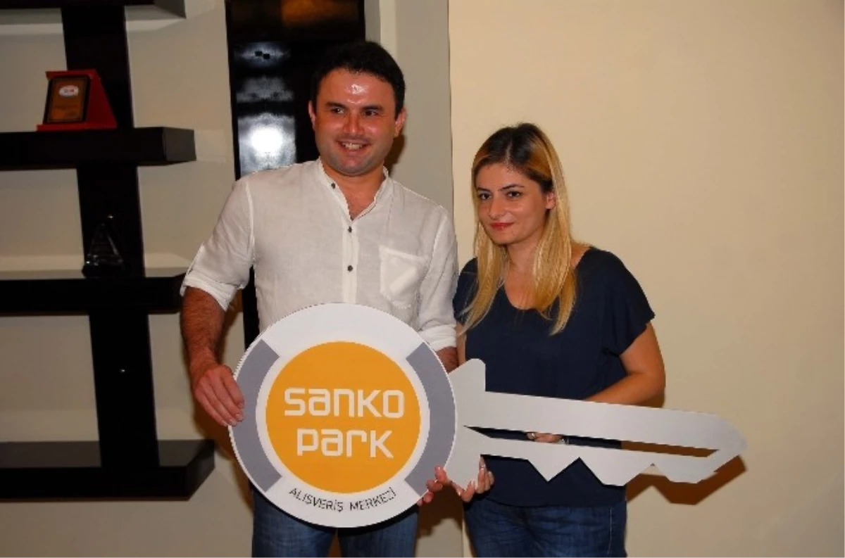 Sanko Park\'ın Ev Talihlisi Tapusunu Aldı