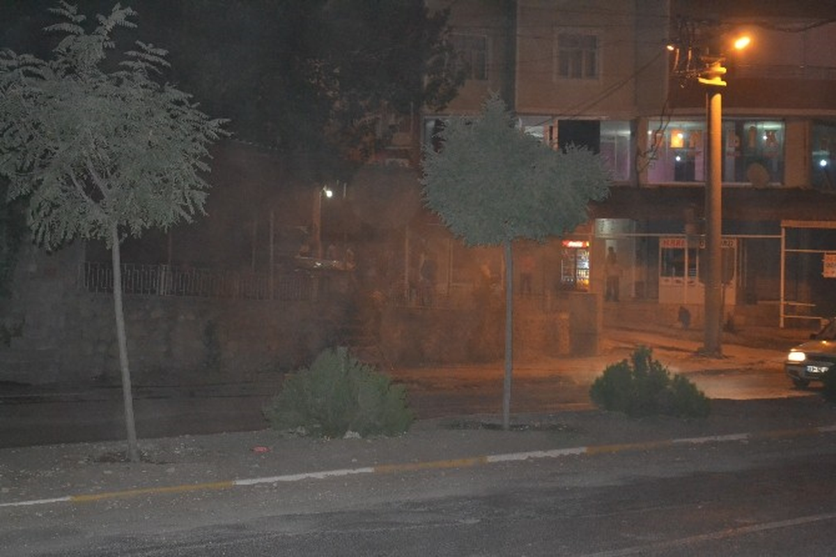 Silvan\'da Olaylı Gece