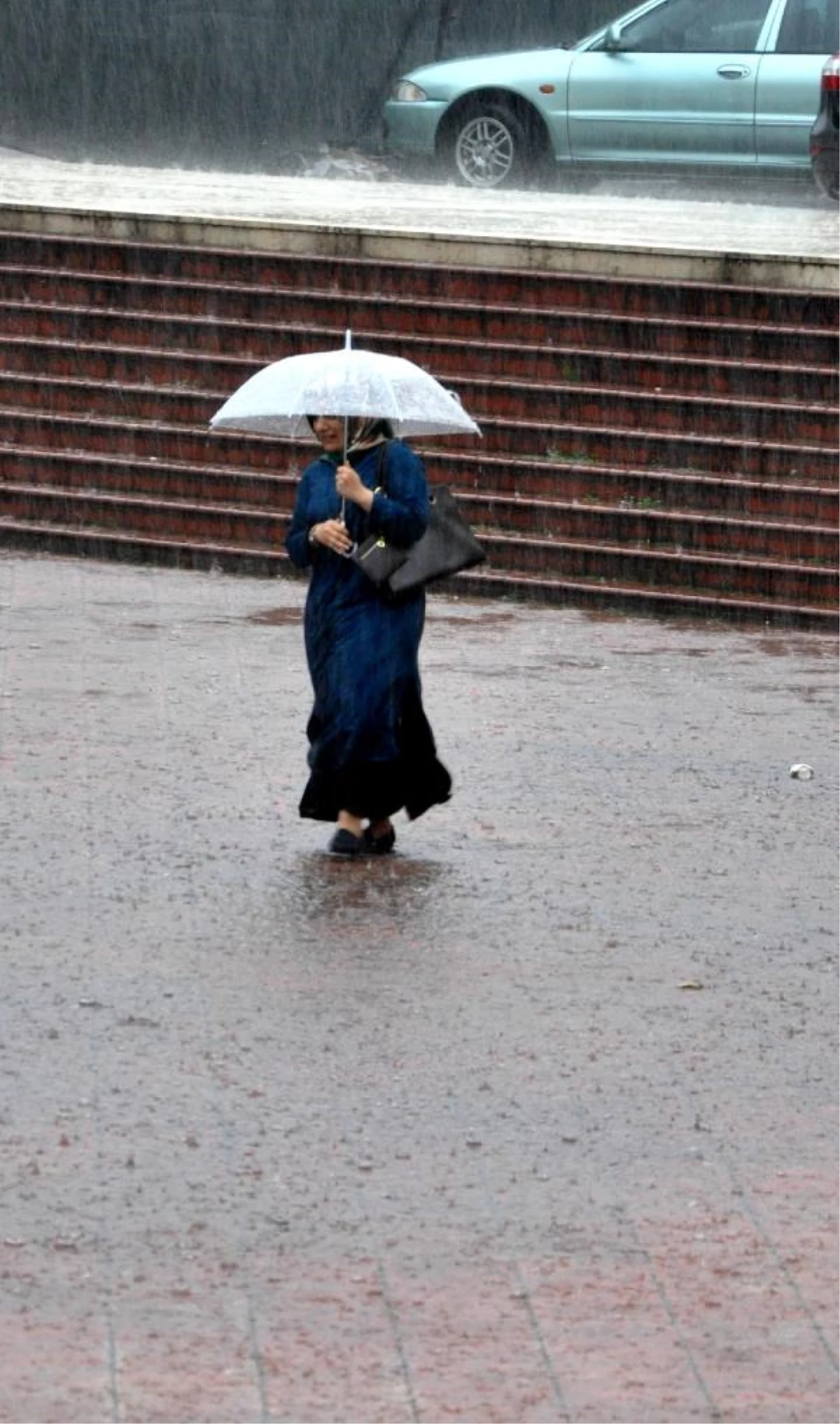 Trabzon\'da Aşırı Yağış ve Dolu Etkili Oldu
