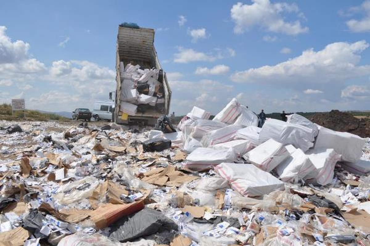 Uşak\'ta 700 Bin Paket Kaçak Sigara İmha Edildi