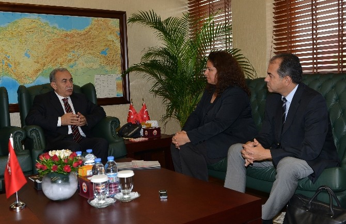 Vali Büyük: "Gençlerimiz, Yeni Projelerle Kendilerini Göstermeli"