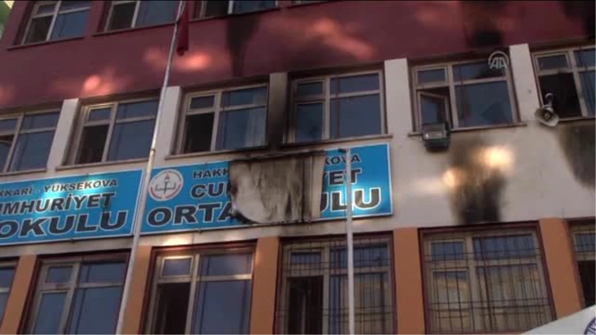 Yüksekova\'da 2 okul yakıldı