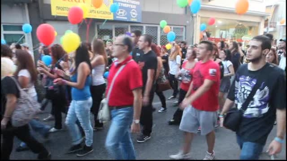 Yunanistan\'da Şarkıcı Fissas\'ın Öldürülmesi