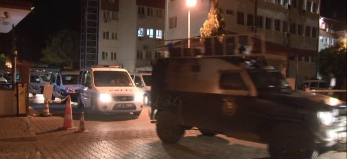 Adana\'da Suç Örgütü Operasyonunda 10 Gözaltı