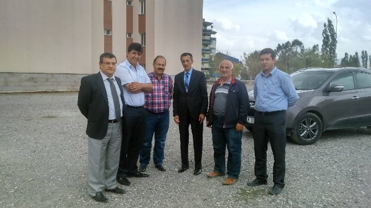 AK Parti Erzurum İl Başkanı Yeşilyurt, Kaymakam Ali Ada\'yı ve Belediye Başkanı Ünsal Sertoğlu\'nu...