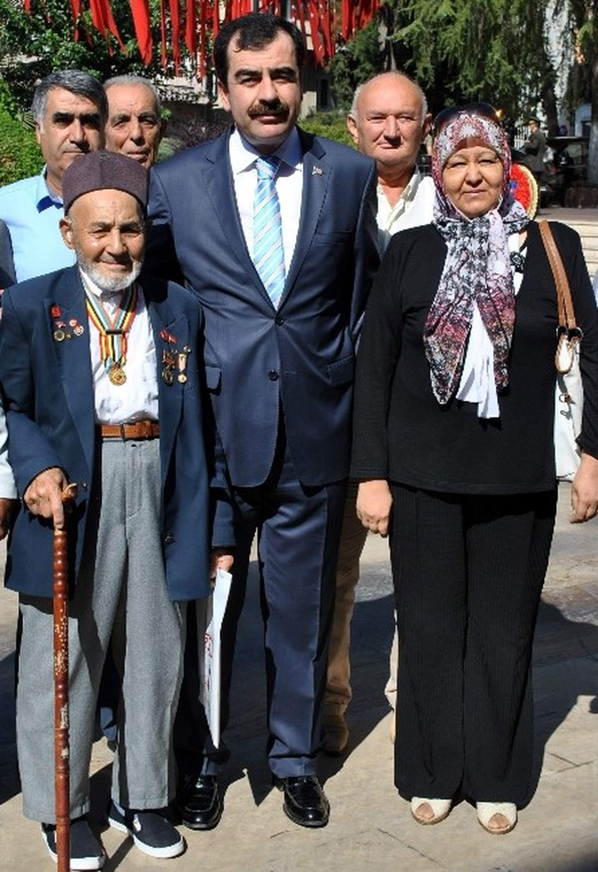 AK Parti\'li Erdem Gazileri Unutmadı