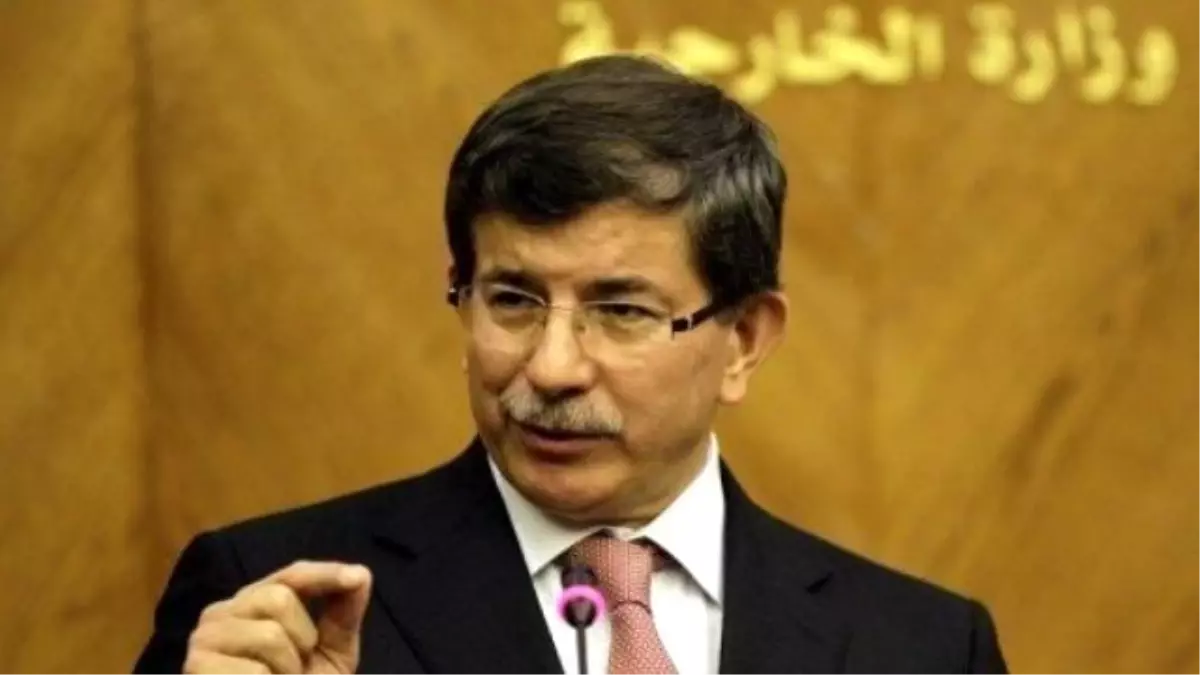 Başbakan Davutoğlu: "Suriyelilerin Türkiye\'ye Geçişi İçin Talimatı Verdik"