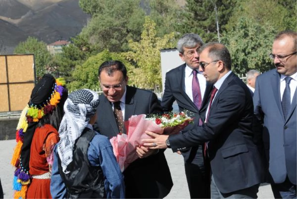 Bozdağ: Cezaevlerinde Bulunanlar Bizlere Emanettir