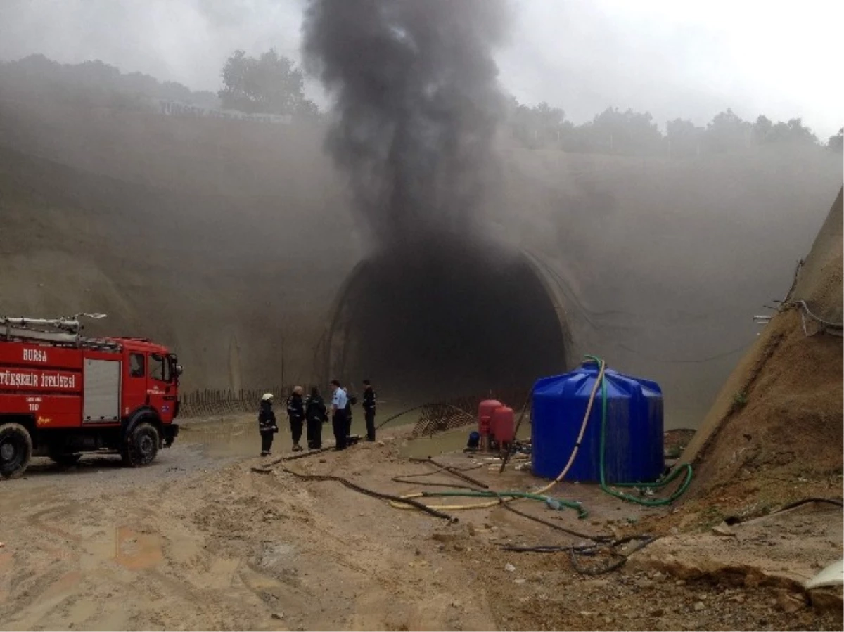 Bursa\'da Hızlı Tren Tünel İnşaatında Yangın