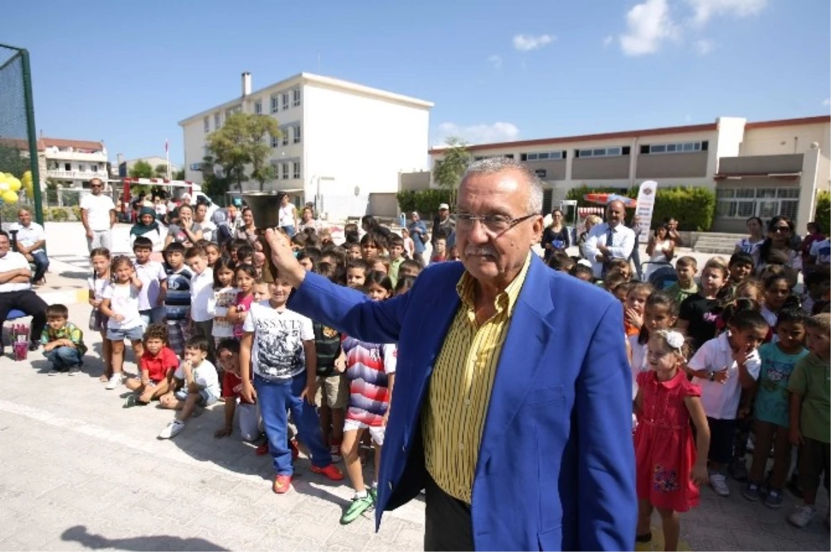 Çeşme\'de İlköğretim Haftası Kutlamaları