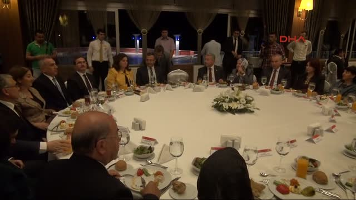 Ekonomi Bakanı Zeybekci, Vali Demir\'e Denizli Adına Teşekkür Etti