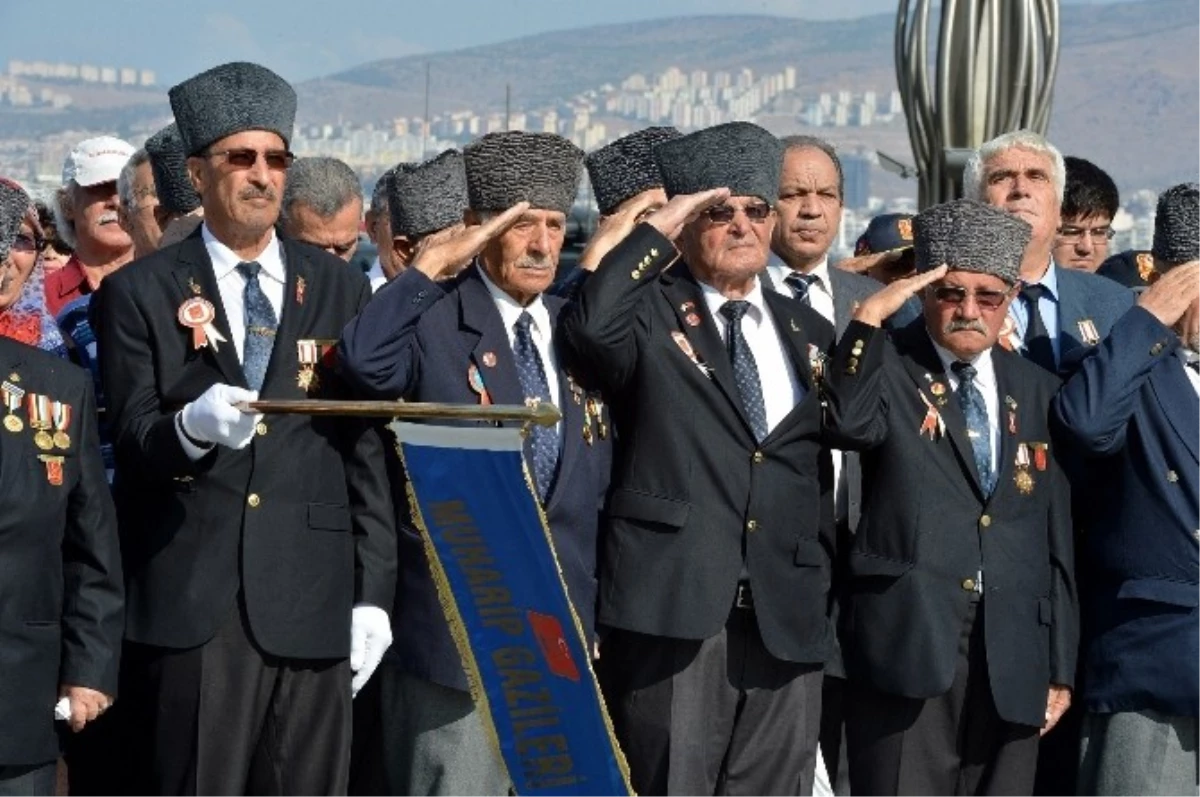 Gaziler Günü İzmir\'de Törenle Kutlandı