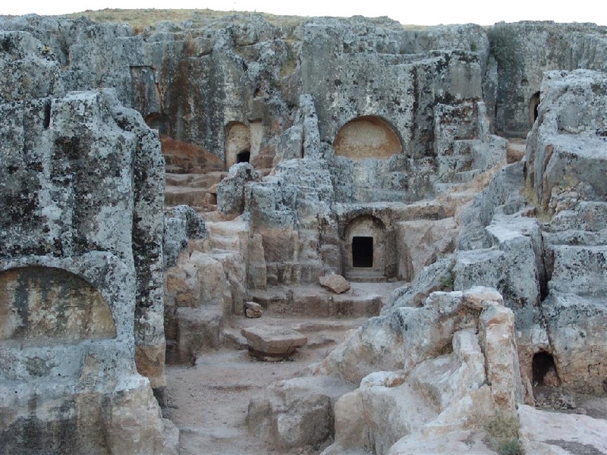 Adıyaman\'da İki Bin Yıllık Tarihi Eserler Günlük İşlerde Kullanılıyor