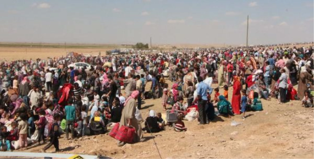 Işid Saldırısından Kaçan Suriyeliler Türkiye Sınırına Yığılmaya Başladı (5)
