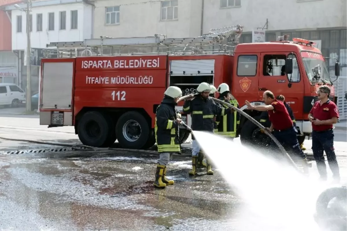 İtfaiyeciler Eğitimden Geçti