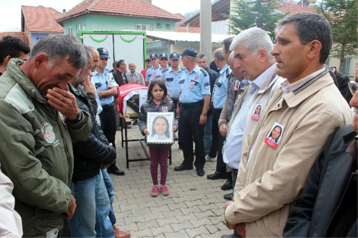 Kazada Hayatını Kaybeden Kadın Polis Toprağa Verildi