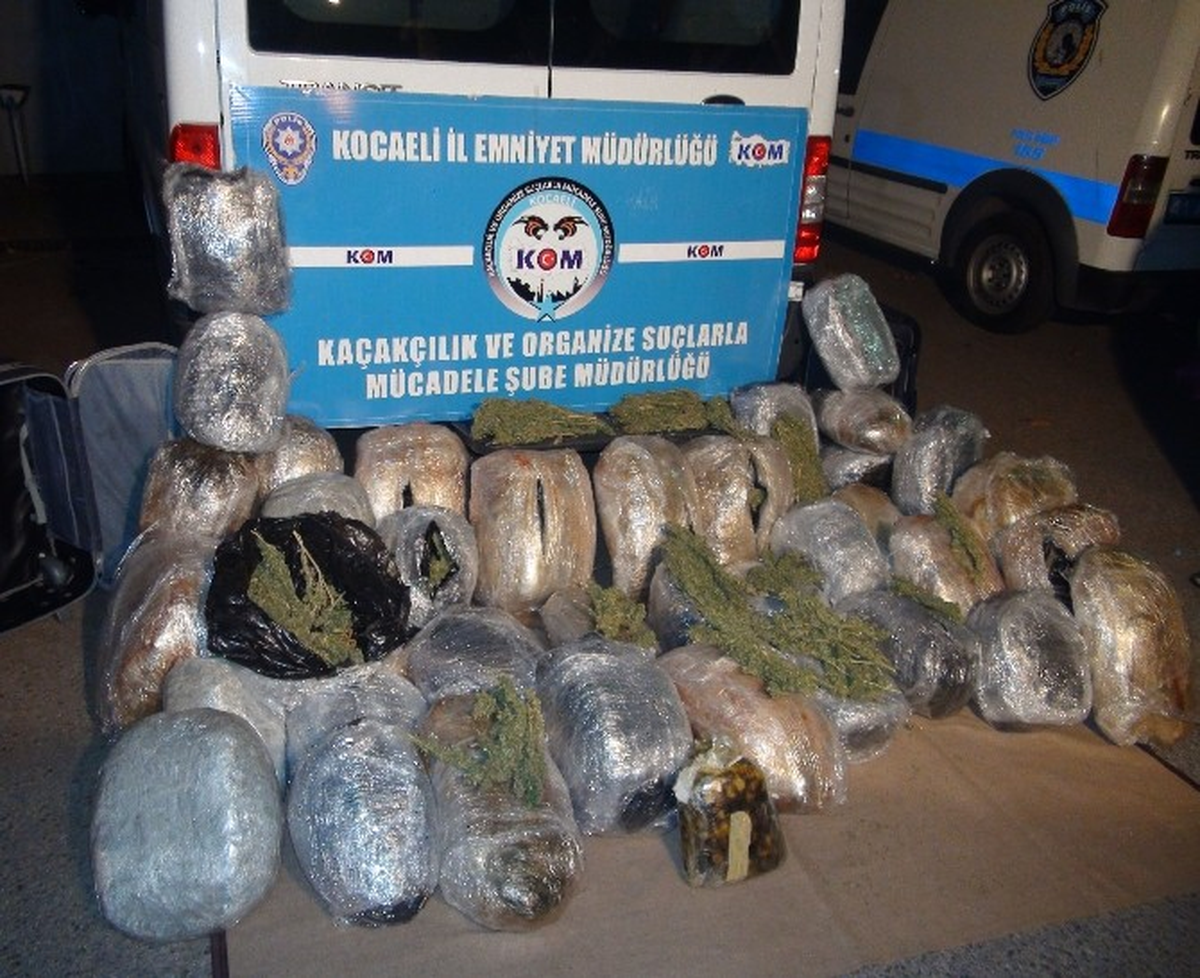 Kocaeli\'de 109 Kilo Kubar 1 Kilo 885 Gram Toz Esrar Ele Geçirildi