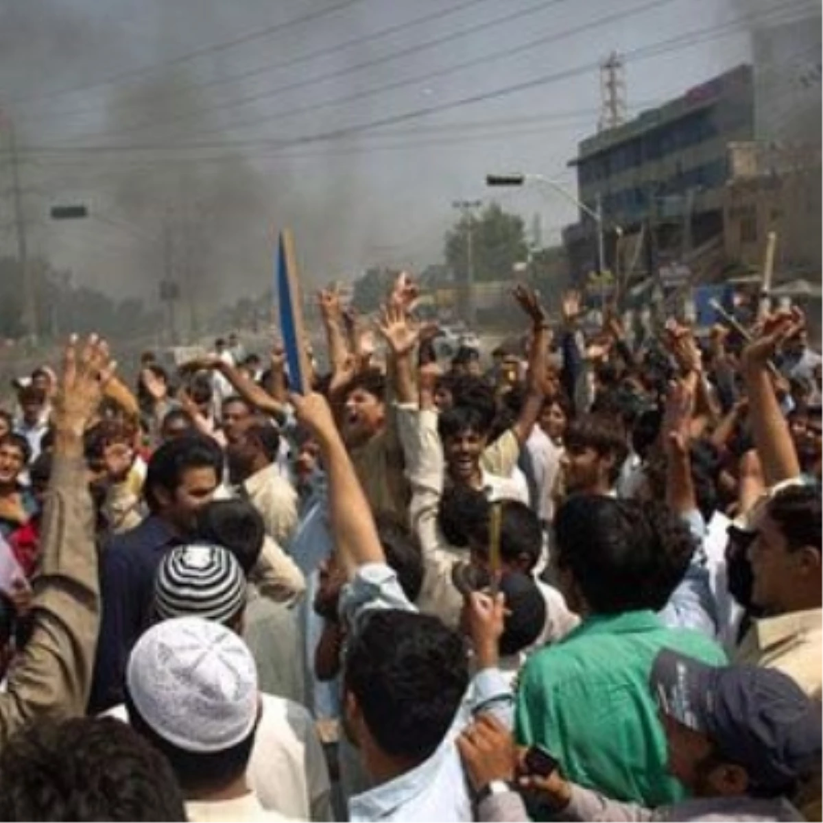 Pakistan\'da Hükümet Karşıtı Gösteriler