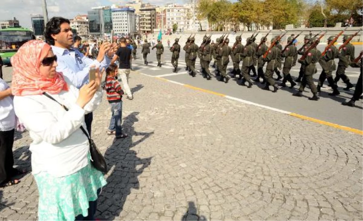 Taksim\'de Gaziler Günü Kutlandı
