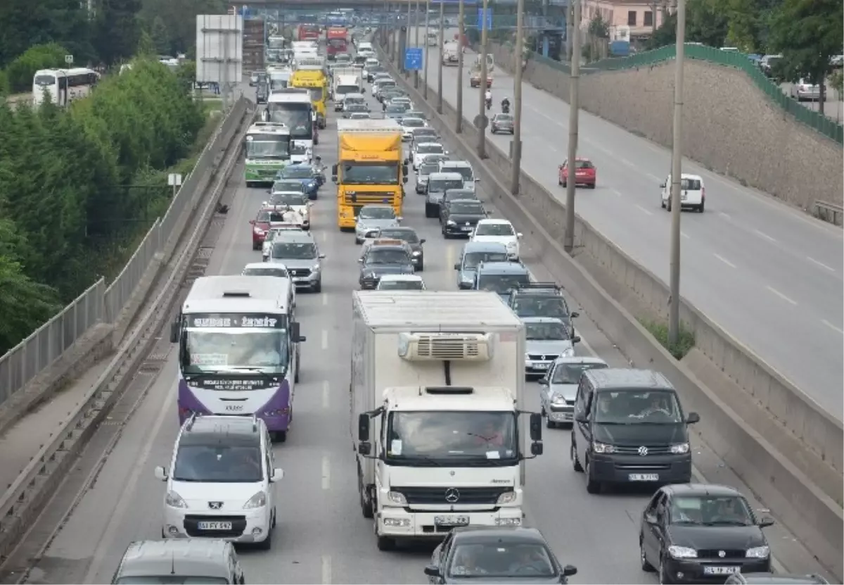 TEM Otoyolu, 15 Saat Trafiğe Kapanacak