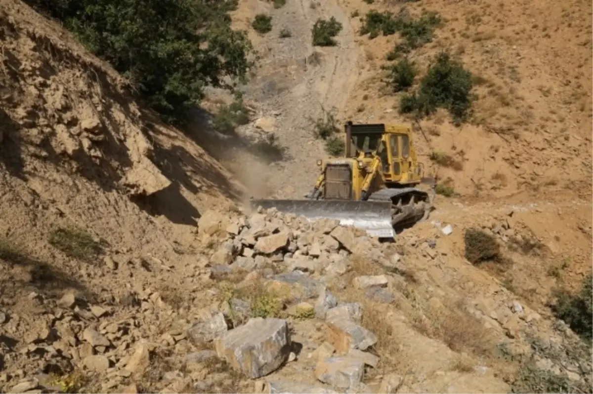 Tunceli\'de Yol Yapım Çalışması