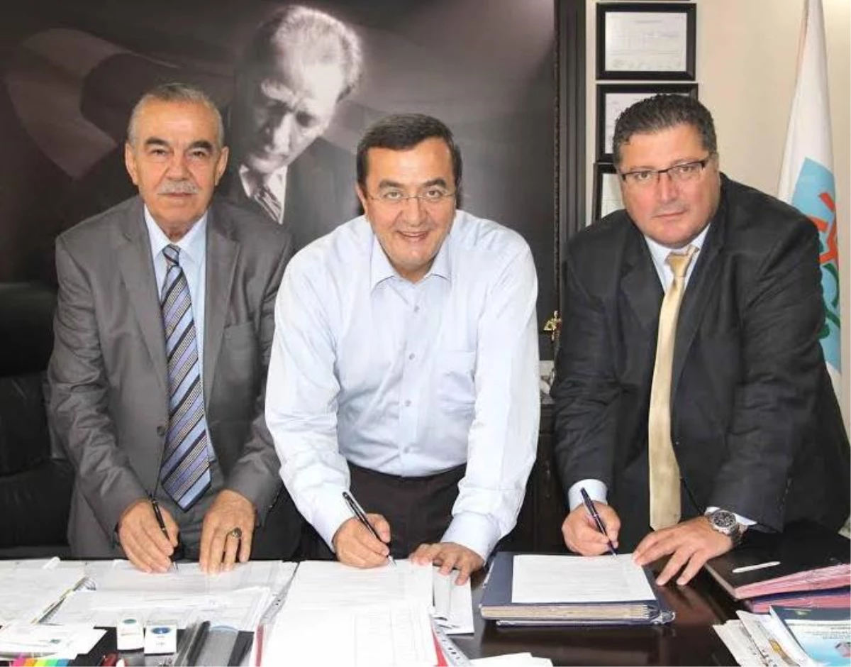 Yuvaya Dönüşen Plastikler' Projesi'ne Başkan Batur'dan İmza