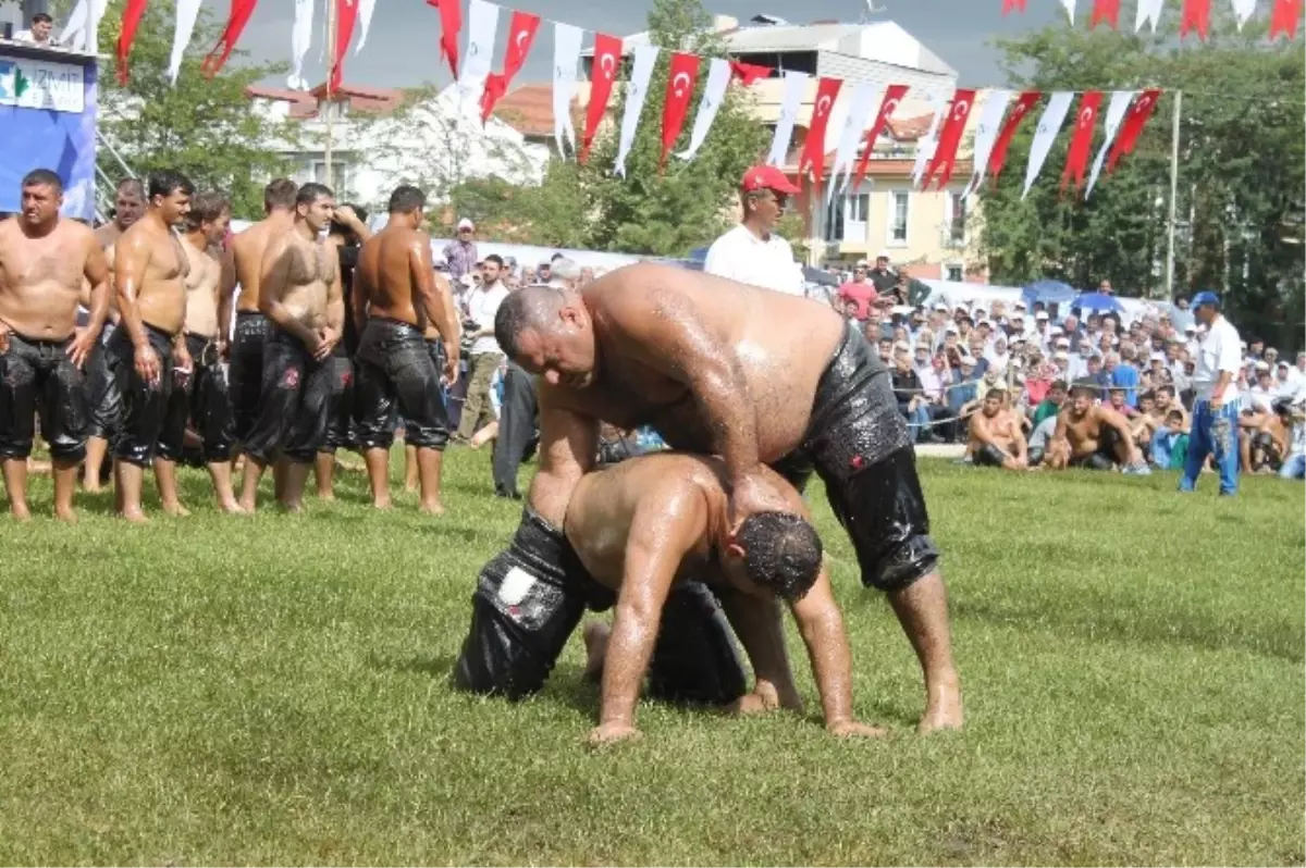 2. Altın Kemer Paşa Yağlı Güreşleri Başladı