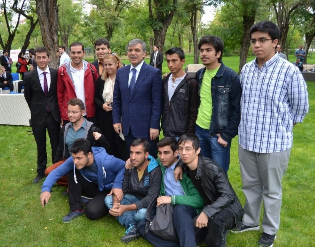 Abdullah Gül Agü\'yü Ziyaret Etti