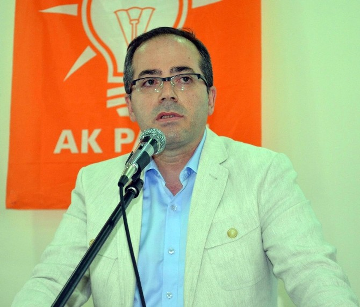 AK Parti Diyarbakır İl Başkanı Altaç\'tan Okul Yakmalara Tepki