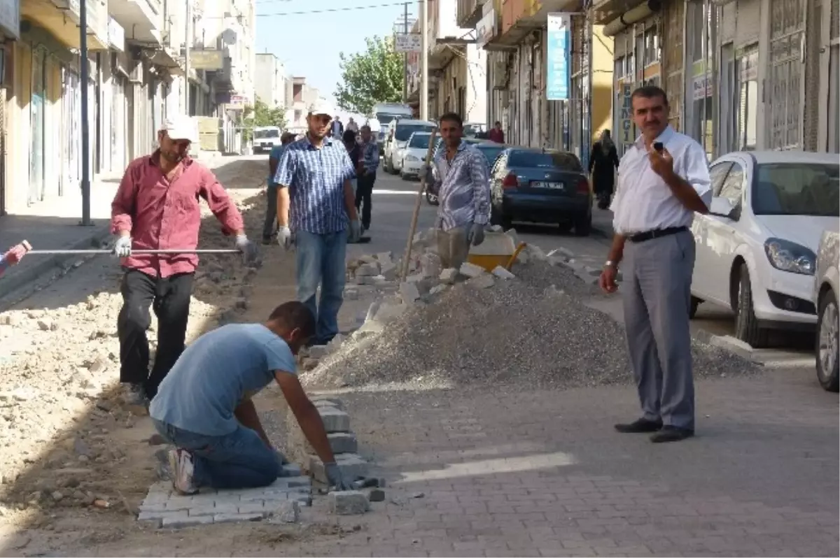 Kahta Belediyesi, Bozuk Yolları Onarıyor