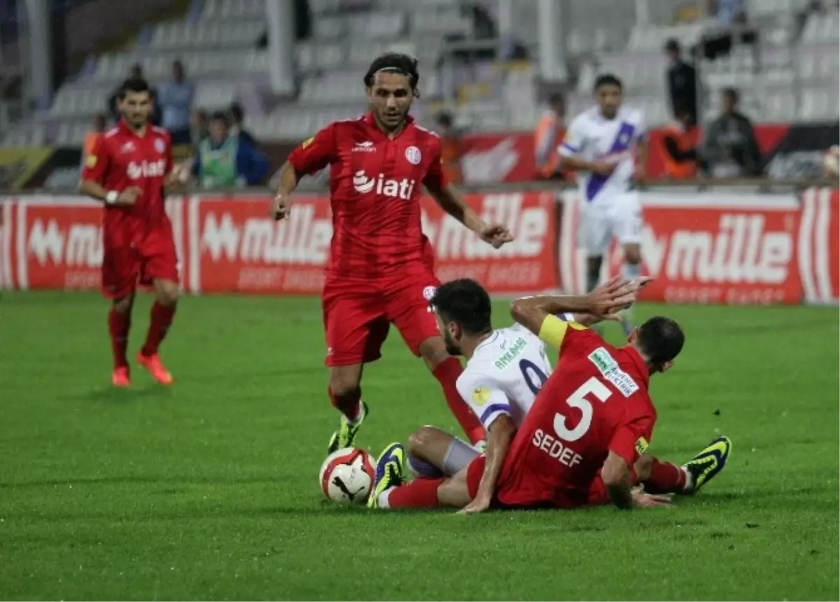 Orduspor, Antalyaspor\'a 4-1 Yenildi