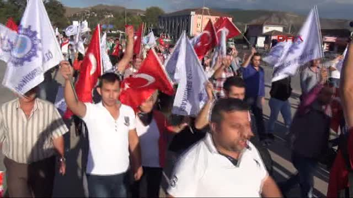Safranbolu\'da Tekstil İşçileri, İşten Çıkarılan 9 İşçi İçin Yürüdü