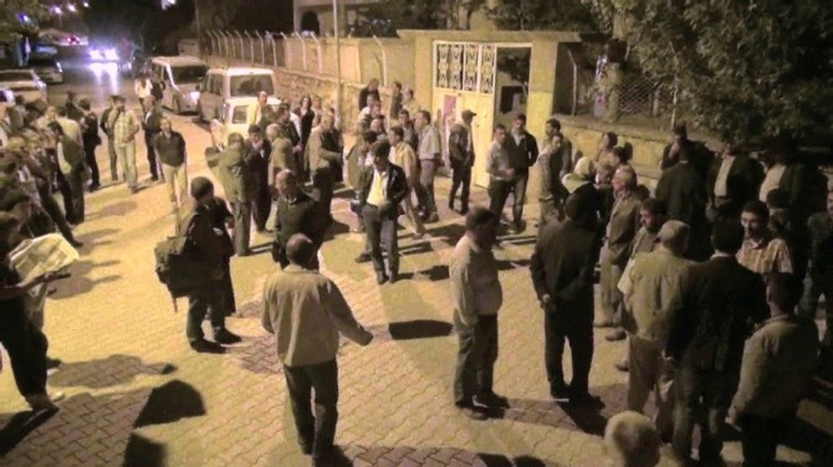 Van\'dan Rojava\'ya Destek İçin 3 Otobüs Gönderildi