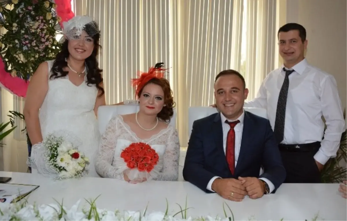 Ağabey ve Kız Kardeşi Aynı Gün Nikah Kıydı