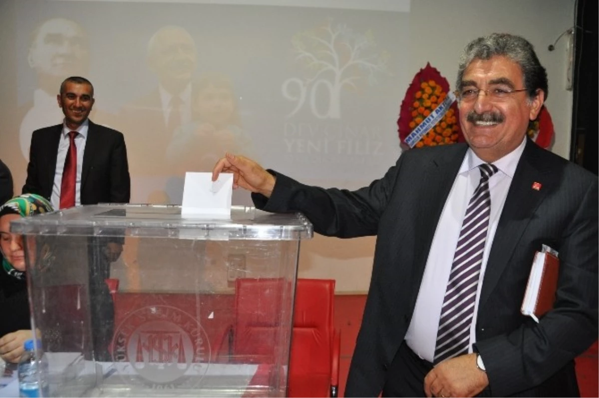 Aksaray CHP\'de Koşar Yeniden Başkan