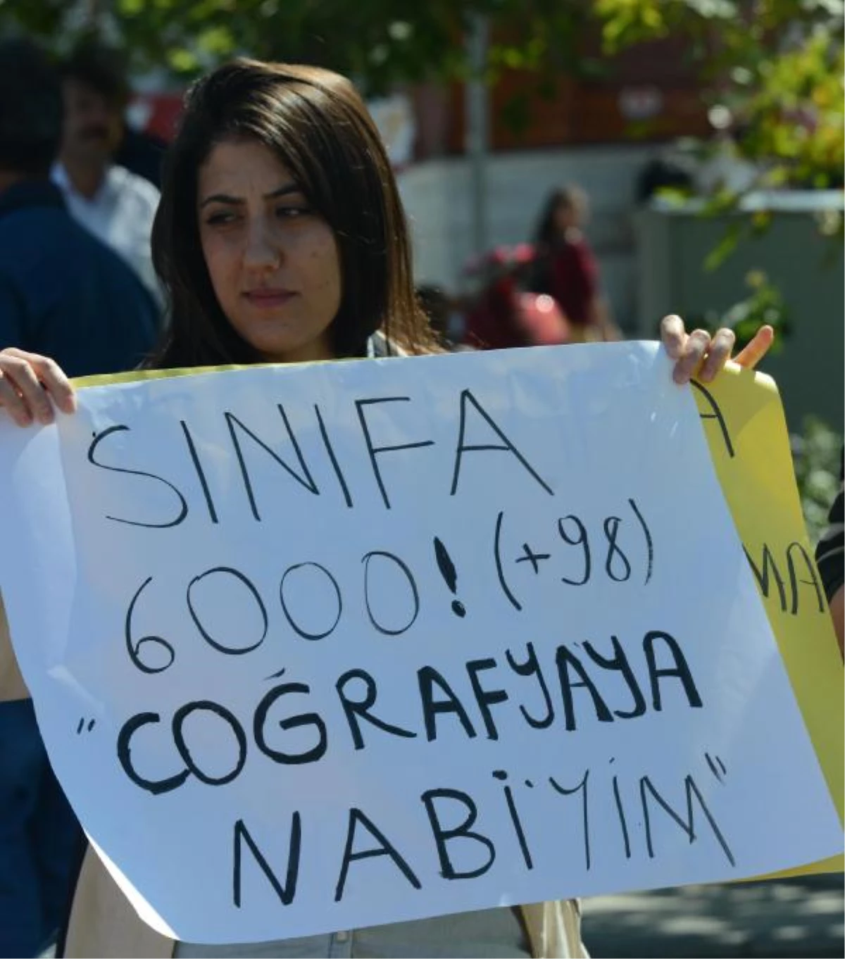 Atanamayan Branş Öğretmenlerinden Protesto Gösterisi
