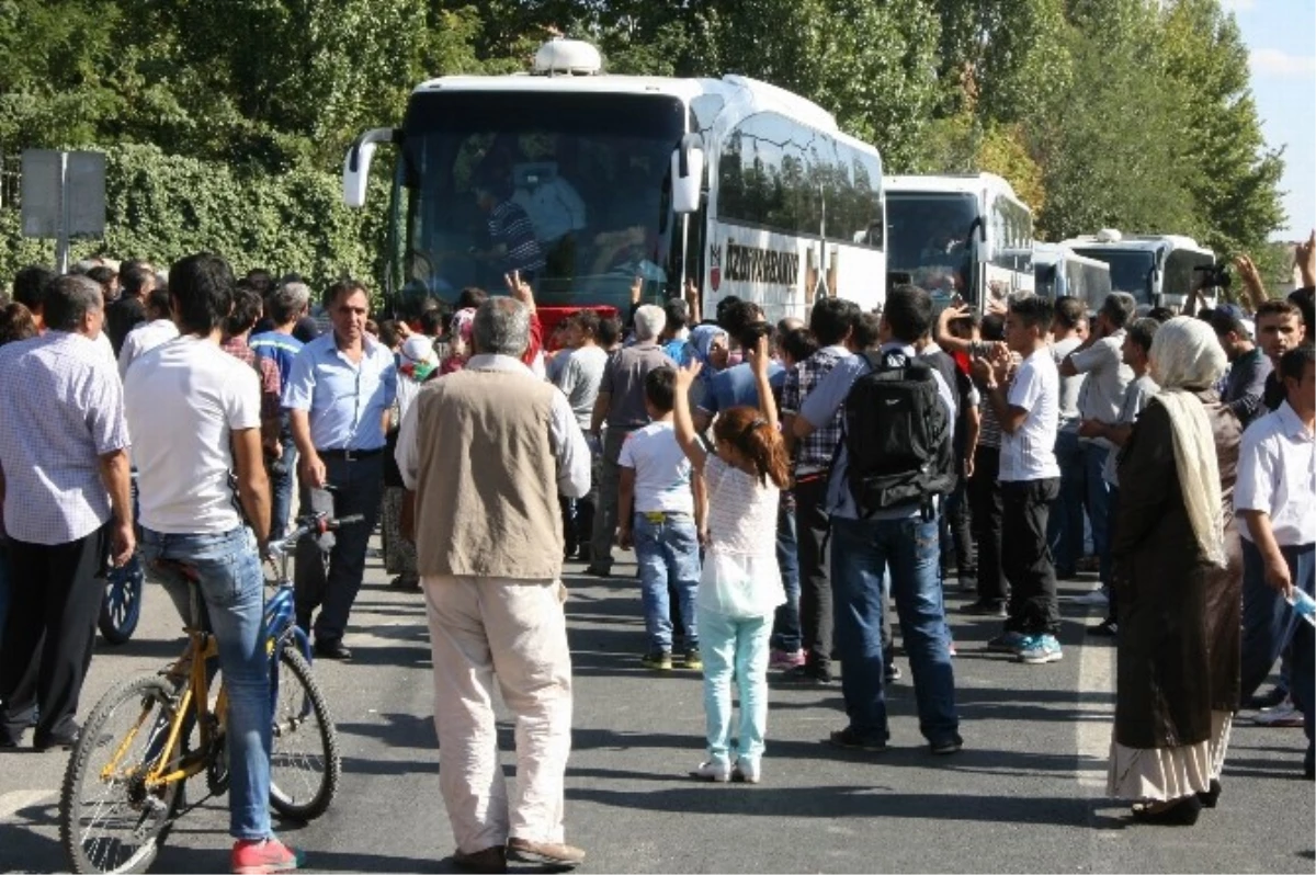 Diyarbakır\'dan Suruç\'a 4 Otobüs 1 Midibüs Hareket Etti