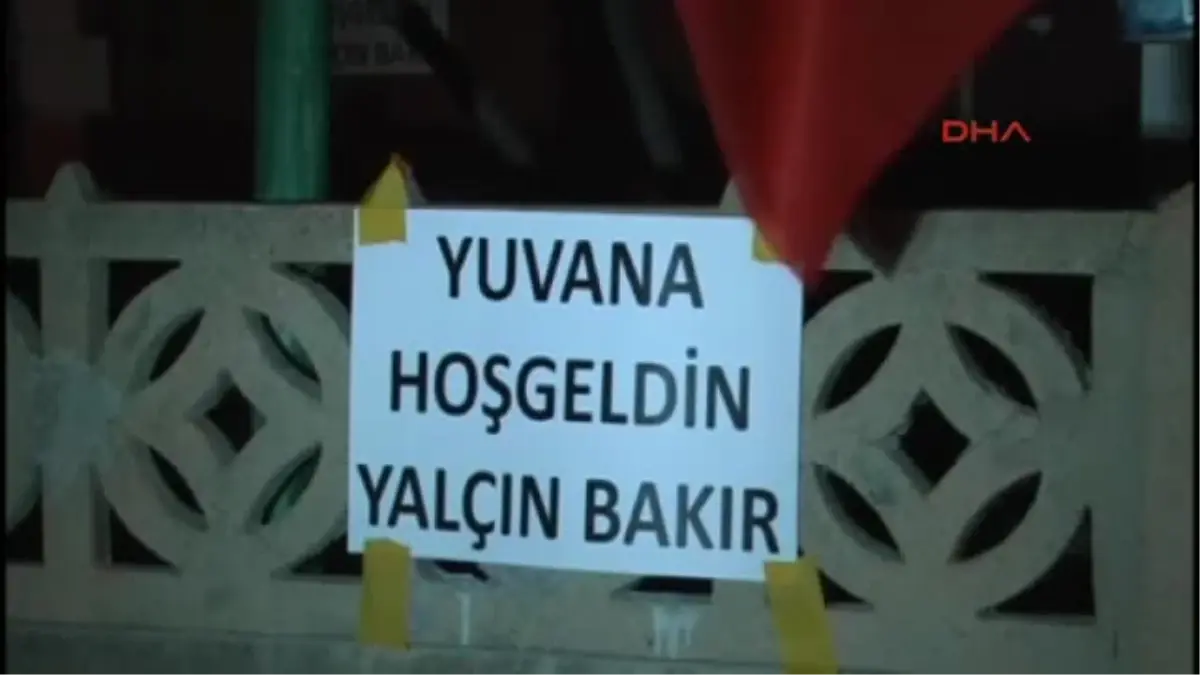 Işid\'in Elinden Kurtarılan Rehinelerden Polis Memuru Yalçın Bakır Yuvasına Kavuştu