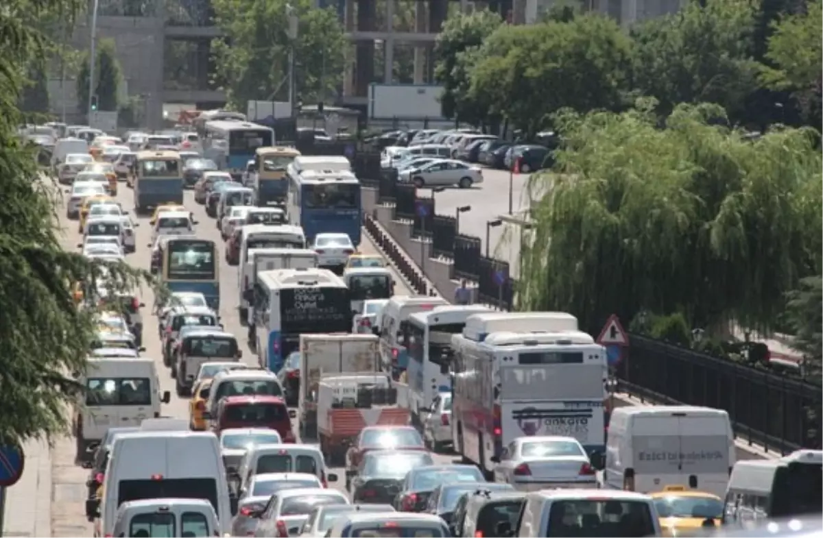 AK Parti\'li Koca: Trafik İçinden Çıkılmaz Bir Hal Aldı