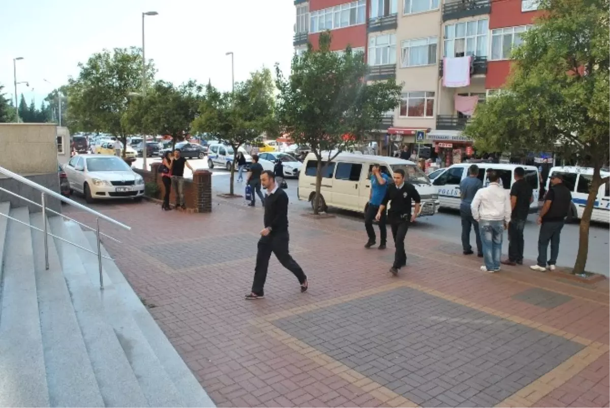 Amcasının Altınlarını Çaldı Ağabeyi Polise Yakalattı